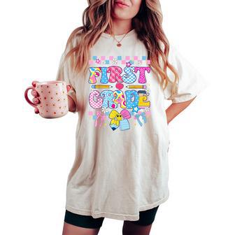 Cute First Grade Teacher 1St Grade Boys Girls Back To School Women's Oversized Comfort T-shirt - Thegiftio UK
