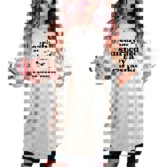 Easy Distracted By Anake Dad Mom Ratnake レディースオーバーサイズコンフォートTシャツ - Kawaiitshirt