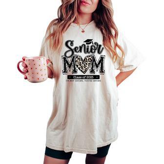 Leopard Senior Mom Class Of 2025 Mom Graduation Women's Oversized Comfort T-shirt - Thegiftio UK