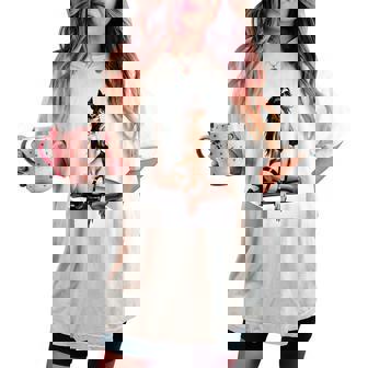 Sexy Girl グラフィックtシャツ セクシー「バッドキティ」ピンナップガール カットアウト。 レディースオーバーサイズコンフォートTシャツ - Kawaiitshirt