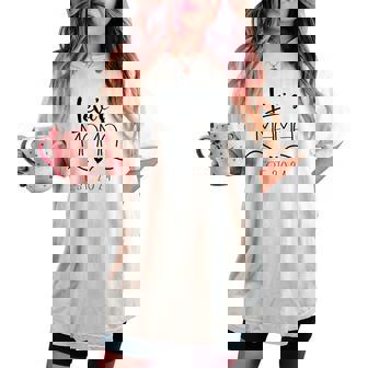 母の日 リーバイス Mama Est 2024 かわいい シンプル ミニマル レディースオーバーサイズコンフォートTシャツ - Kawaiitshirt