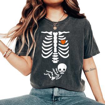 Beer Belly & Baby Skeleton Pregnancy Couples Halloween Mom Women's Oversized Comfort T-Shirt - Thegiftio UK
