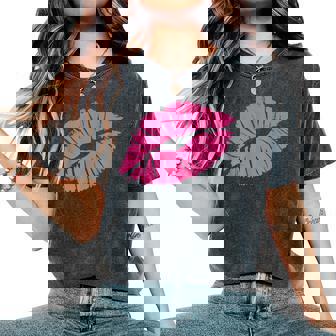 Bisou Lipstick Glamour Aime-Toi Mode Rétro Années 80 T-shirt oversize confortable pour femme - Cadeauxyz