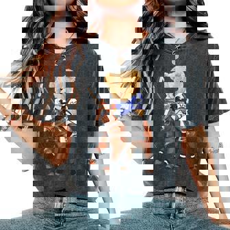 Cool Teddy Bear Playing Horse Polo Game Illustration Graphic レディースオーバーサイズコンフォートTシャツ - Kawaiitshirt