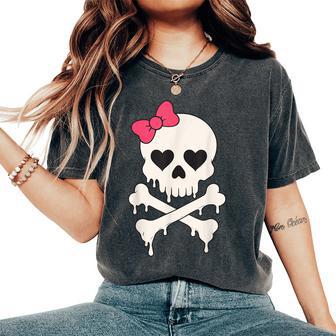 Cute Skull Pink Bow Dripping Crossbone Halloween Girls Women's Oversized Comfort T-Shirt - Thegiftio
