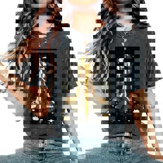 Demon Anime Girl Horns Katana レディースオーバーサイズコンフォートTシャツ - Kawaiitshirt