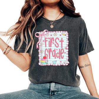 First Grade Coquette Bow Pink Preppy Back To School Girls Women's Oversized Comfort T-Shirt - Thegiftio UK