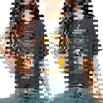 Happiness Is An Old Man With A Beerchnauzeritting Near Near レディースオーバーサイズコンフォートTシャツ - Kawaiitshirt