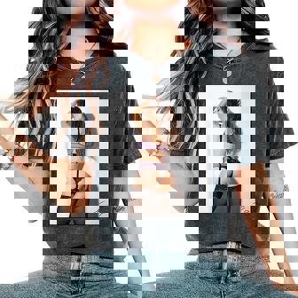 Hot Girl On 男性用 紫のセクシーなモデル レディースオーバーサイズコンフォートTシャツ - Kawaiitshirt