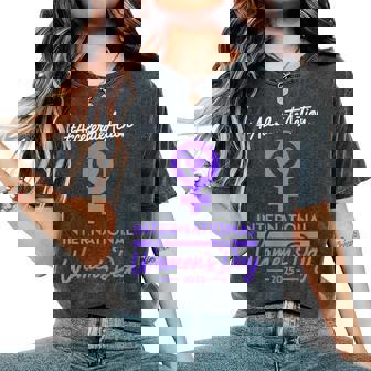 International Women's Day 2025 Accelerate Action Girls レディースオーバーサイズコンフォートTシャツ - Kawaiitshirt