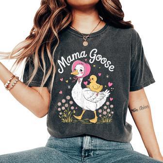 Mama Duck With Baby Geese Vintage Mother's Day Girls Women's Oversized Comfort T-Shirt - Thegiftio UK