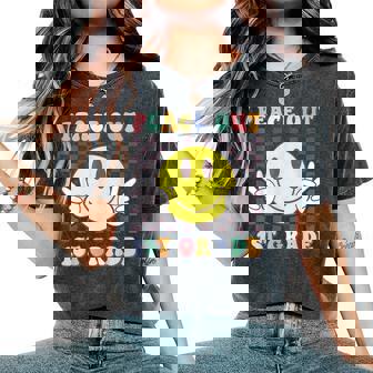 Peace Out First Grade Cute Groovy Last Day Of 1St Grade Women's Oversized Comfort T-Shirt - Thegiftio UK