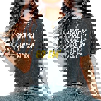 Wine Em Dine Em 69 Em 面白い セックス ジョーク 汚いユーモア レディースオーバーサイズコンフォートTシャツ - Kawaiitshirt