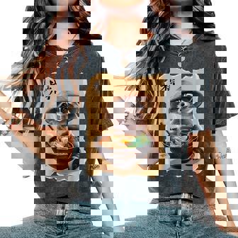 アライグマ 男性 女性 かわいい 食べる ラーメン 和 タヌキ レディースオーバーサイズコンフォートTシャツ - Kawaiitshirt