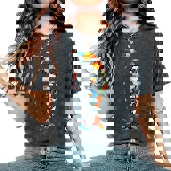 ボタニカルフラワーのシルエット 花柄 ペンギン レディースオーバーサイズコンフォートTシャツ - Kawaiitshirt