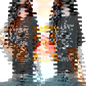 七面鳥の日ファミリーディナーとハッピー感謝祭の男性女性。 レディースオーバーサイズコンフォートTシャツ - Kawaiitshirt