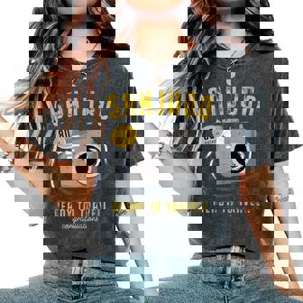 傘寿祝い 旅行好き 写真好き 撮影好き カメラ レトロ 父 母 男性 女性 80歳お祝い Ready To Travel レディースオーバーサイズコンフォートTシャツ - Kawaiitshirt