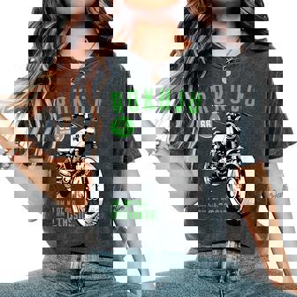 緑寿祝い バイク好き 車好き 父 男性 女性 クラシックバイク 66歳 I'm Not Old I'm Classic レディースオーバーサイズコンフォートTシャツ - Kawaiitshirt