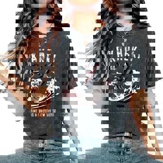 還暦祝い サーフィン 波 海好き 父 男性 女性 60歳 Time Is A Wave I'm Theurfer レディースオーバーサイズコンフォートTシャツ - Kawaiitshirt