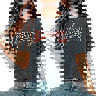 還暦祝い 野球 野球好き 野球ユニフォーム風 Kanreki 文字 父 母 男性 女性 60歳 誕生日 レディースオーバーサイズコンフォートTシャツ - Kawaiitshirt