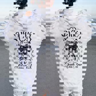 Spooky Mamas Club ソーシャル ハロウィン ダークコケット ブラック リボン レディース オーバーサイズ パーカー バックプリント - Kawaiitshirt