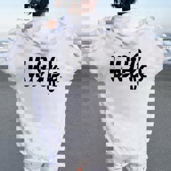 【Wife】妻 嫁 奥さん シンプル おしゃれ 英語 英文字 夫婦お揃い 結婚祝い カップル ペアルック おもしろ ペア レディース オーバーサイズ パーカー バックプリント - Kawaiitshirt