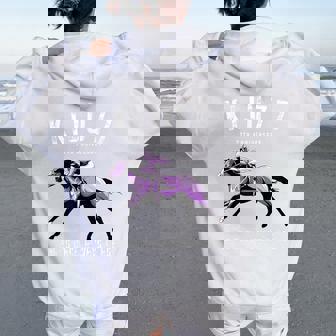 喜寿祝い 競馬好き うま 馬好き 父 母 男性 女性 77歳お祝い Life's Race Always Chase レディース オーバーサイズ パーカー バックプリント - Kawaiitshirt