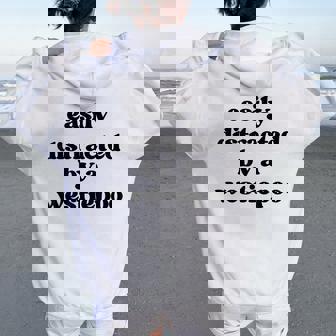 犬に気を取られる-犬のお父さんお母さんウェスティ・プードル・ウェスティプー レディース オーバーサイズ パーカー バックプリント - Kawaiitshirt