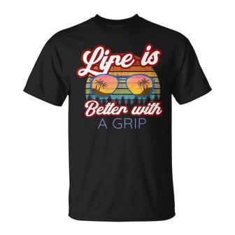 Agarre De Película Agarre De Tv Divertido Laida Es Mejor Con Un Agarre Camiseta unisex - Regaloses