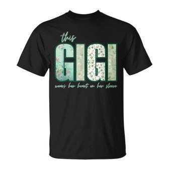 This Gigi Wears Her Heart Grandma Mother's Day Green Floral T-Shirt - Thegiftio UK