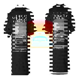 Yuma Az レトロハイウェイ ノスタルジック ヴィンテージカーデザイン Tシャツ - Kawaiitshirt