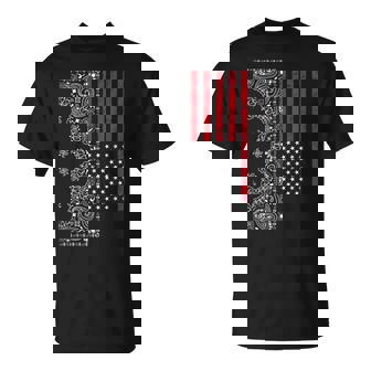 アメリカ、愛国的なアメリカ国旗、ペイズリー、バンダナプリント。 Tシャツ - Kawaiitshirt