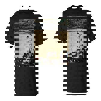 エゴン・シーレ作「ドナウ川のシュタインの教会」1913 Tシャツ - Kawaiitshirt