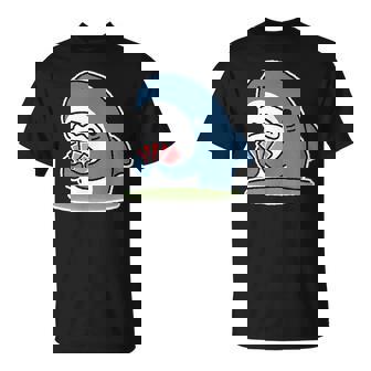 カード遊びをするサメ Tシャツ - Kawaiitshirt