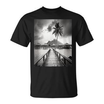 タヒチ州の熱帯小屋のモノクロ写真 Tシャツ - Kawaiitshirt