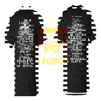 ビールとトラクターが好きで、たぶん3人で農作業をしています。 Tシャツ - Kawaiitshirt