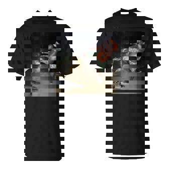 ワニを蹴る男 Tシャツ - Kawaiitshirt