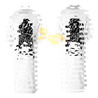 À Chignon Désordonné Avec Bandana À Motif Léopard Pour T-Shirt - Cadeauxyz