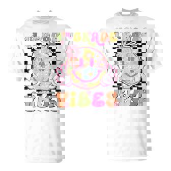 Groovy 4Th Grade Vibes First Day Of School Teacher Girls T-Shirt - Thegiftio UK