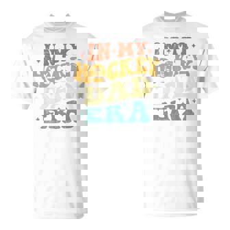 In My Hockey Dad Era ファニーホッケーお父さん ヴィンテージ 父の日 長袖tシャツ Tシャツ - Kawaiitshirt