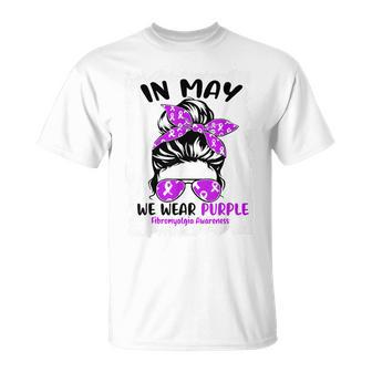 Moño Desordenado En Mayo Usamos Es Moradas De Concienciaciónobre La Fibromialgia Camiseta unisex - Regaloses