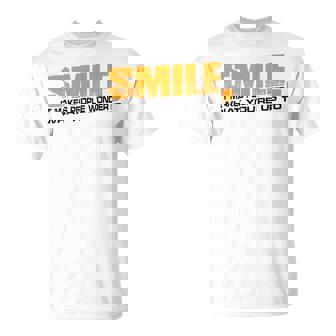 Smile It Makes People Wonder What You're Up To Tシャツ - Kawaiitshirt