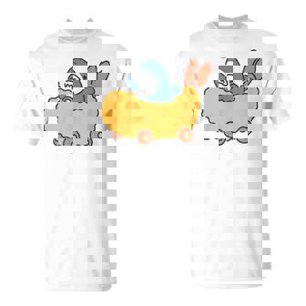 エビフライのくるまを運転するサメ Tシャツ - Kawaiitshirt