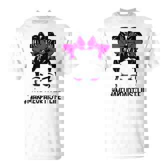 メイクアップアーティスト 美容師 美容師 顔 乱雑なお団子 Tシャツ - Kawaiitshirt