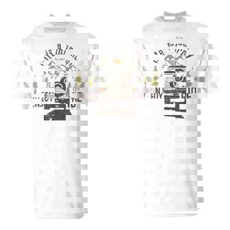 旅 おもしろ キャンプ 楽しい 登山 アウトドア キャンピングカー 人生は旅だ Tシャツ - Kawaiitshirt