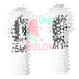 面白いスイカ ハワイのビーチでの休暇 メロンの中のかわいいもの Tシャツ - Kawaiitshirt