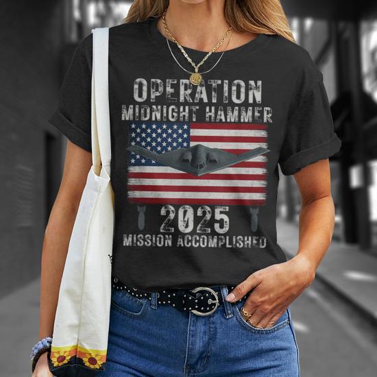 T-Shirt Unisex Retro Midnight Hammer B-2 Stealth Jet Con Bandiera USA, 100% Cotone, Gildan 5000 - Foto 2