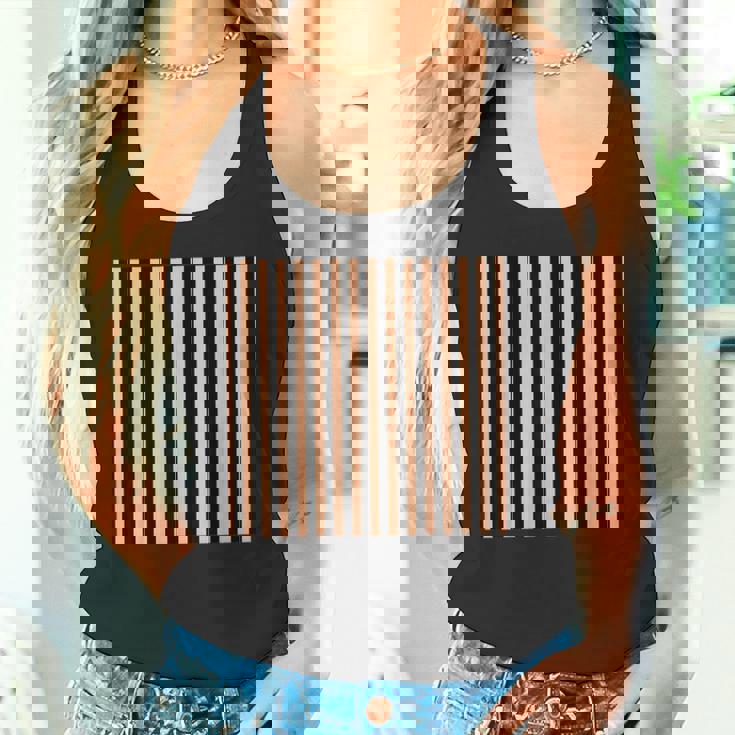 Color Of The Year 2024 -ピーチファズとブラックストライプ タンクトップ