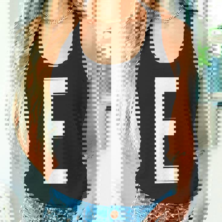 E字アルファベット モノグラム イニシャル タンクトップ