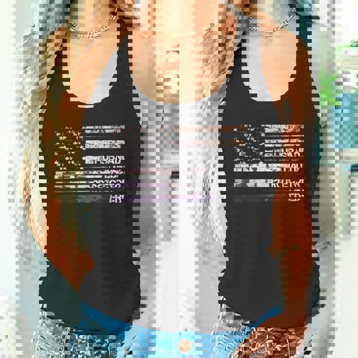 Husband Daddy Protector Hero American Flag Cool Dad タンクトップ